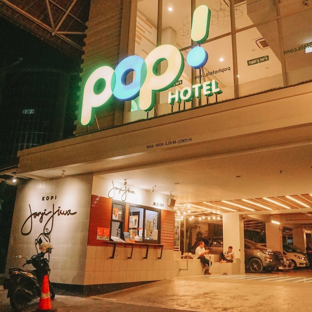 Hotel Pop! Hotel Diponegoro Surabaya, Surabaya, photo