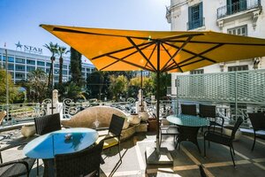 Гостиница Majestic Hotel