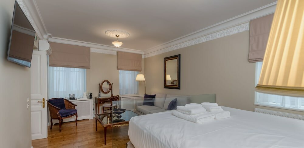Фото Noble Suites