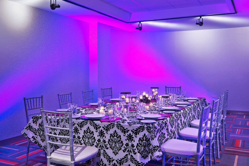 Фото Aloft Oklahoma City Downtown - Bricktown