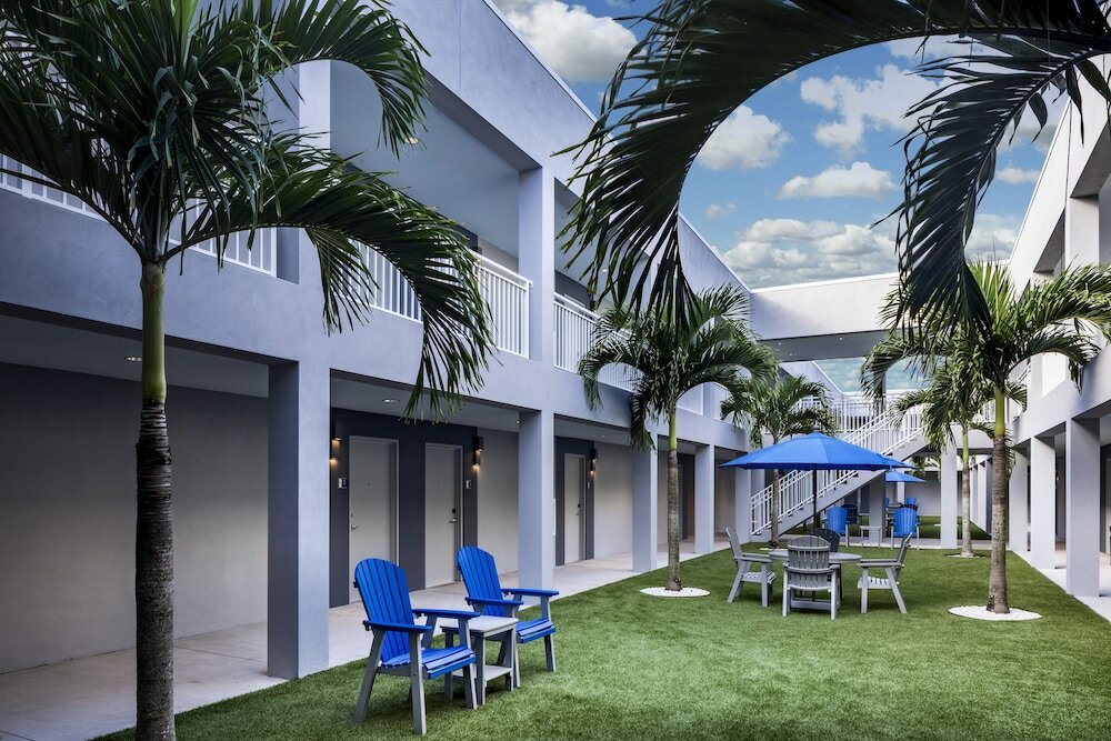 Фото Star Suites: An Extended Stay Hotel