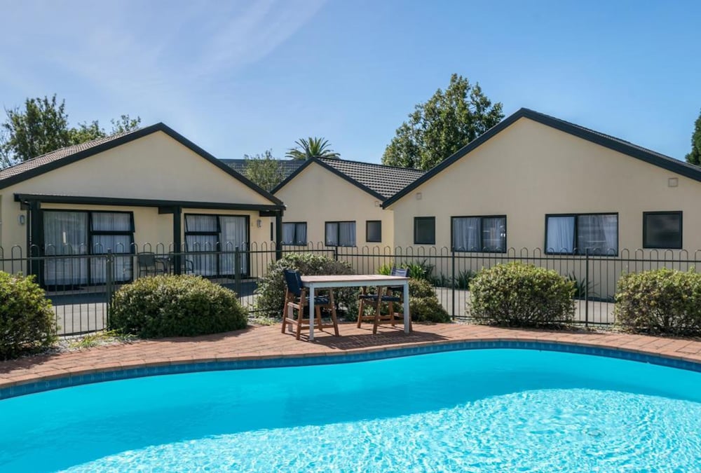 Фото Ashleigh Court Motel