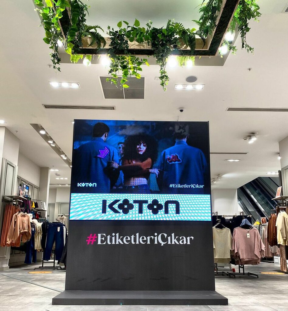 Sound and lighting equipment Laud Media, Istanbul, photo