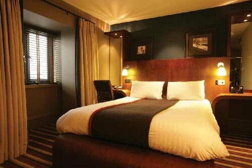 Гостиница Village Hotel Manchester Bury