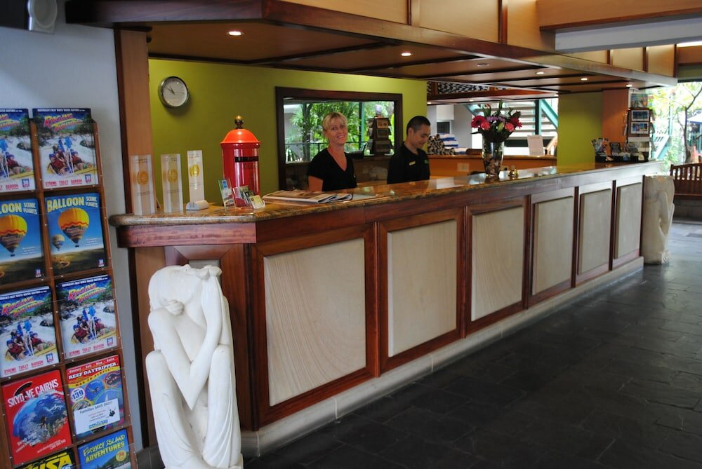 Фото Bay Village Tropical Retreat & Apartments