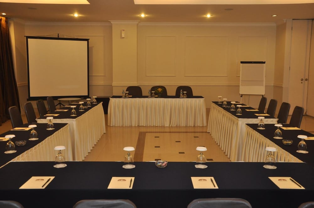 Фото Permata Hotel