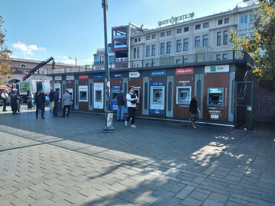 ATM Yapi Kredi, Istanbul, photo