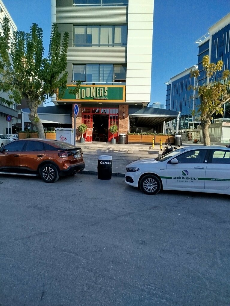 Bar, pub Boomers, Izmir, photo