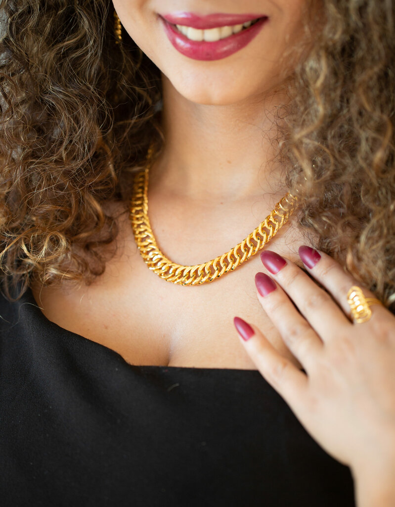 Buying gold and jewelry DC Jewellers, Dubai, photo