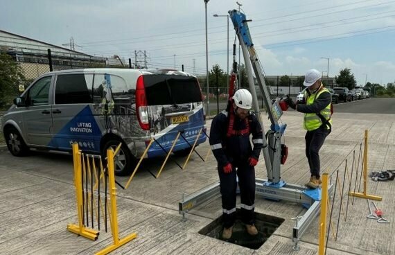 Special equipment and special vehicles Rigid Crane Services, Dubai, photo