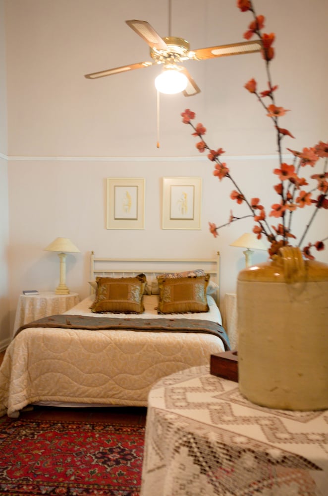 Фото Adley House Guesthouse