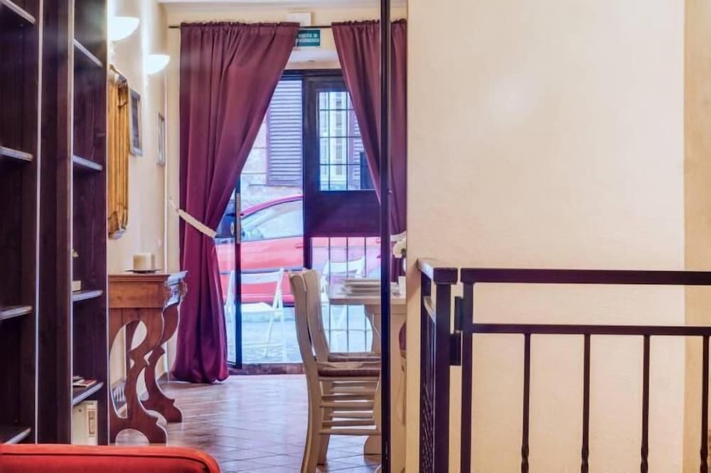 Фото Lovely Studio in Trastevere