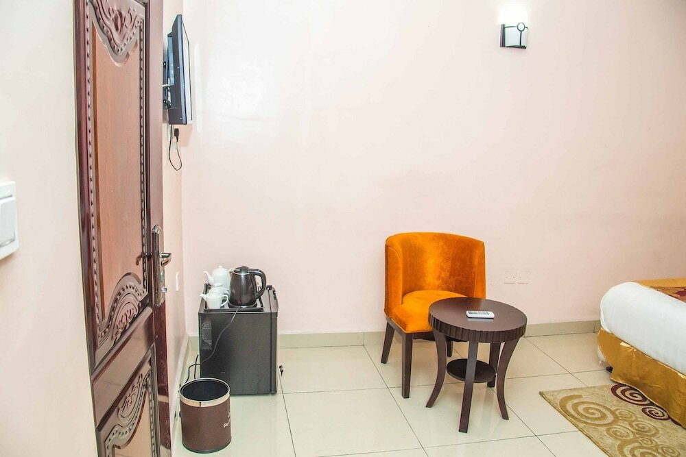 Фото Royal Crest Hotel & Suites