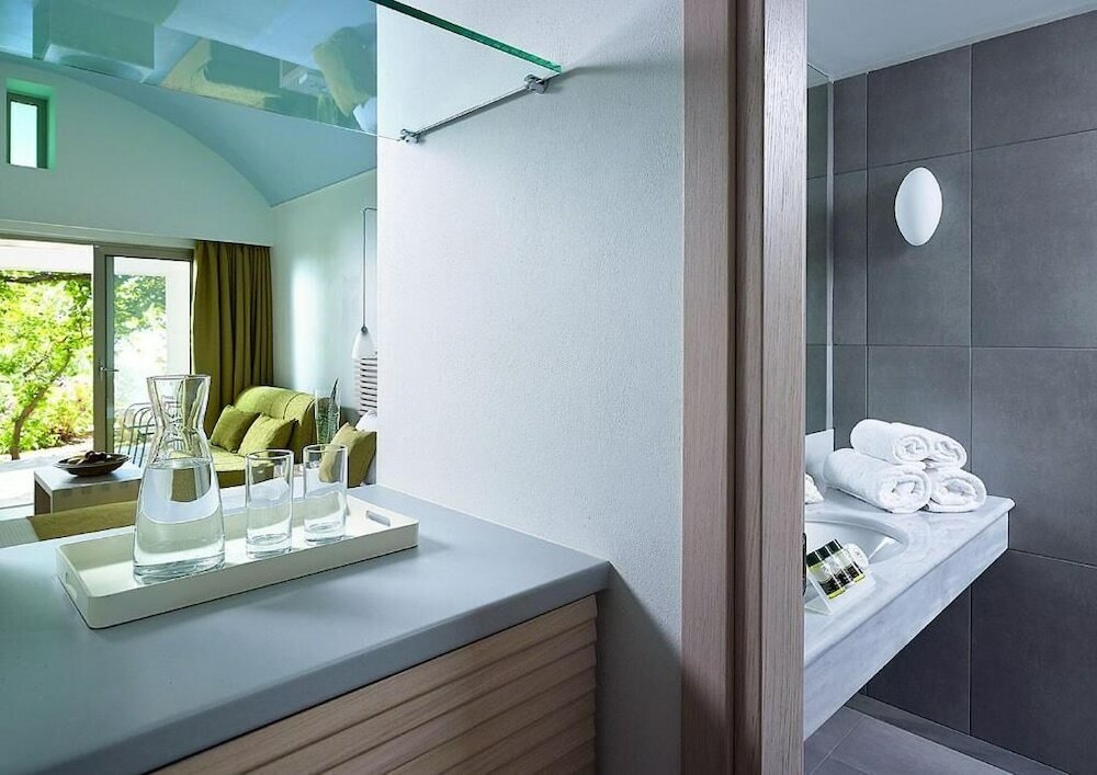 Фото Kakkos Beach Hotel - Adults Only