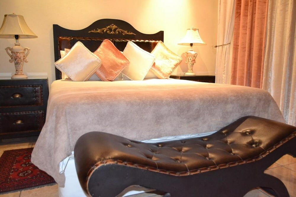 Фото Kimberley Manor Guesthouse