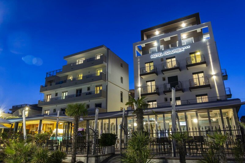 Гостиница Hotel Columbia & Ninfea