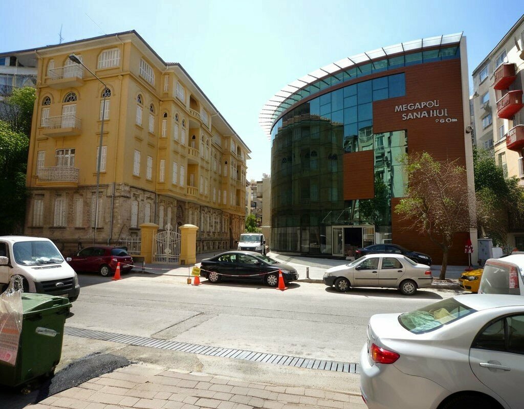 Art workshop Megapol Sanat, Izmir, photo