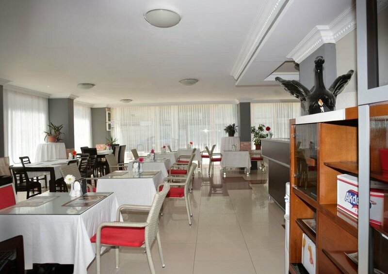 Гостиница Bahceli Family Otel в Муратпаше