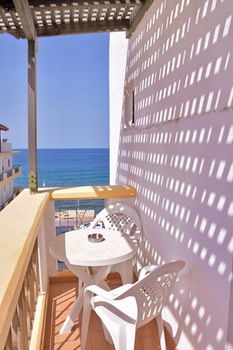 Фото Irini Apartments