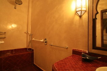 Фото Riad Claire Fontaine