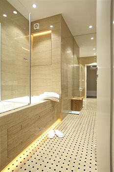 Фото The Queen Luxury Apartments - Villa Medici