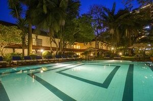 Гостиница Southern Sun Mayfair Nairobi