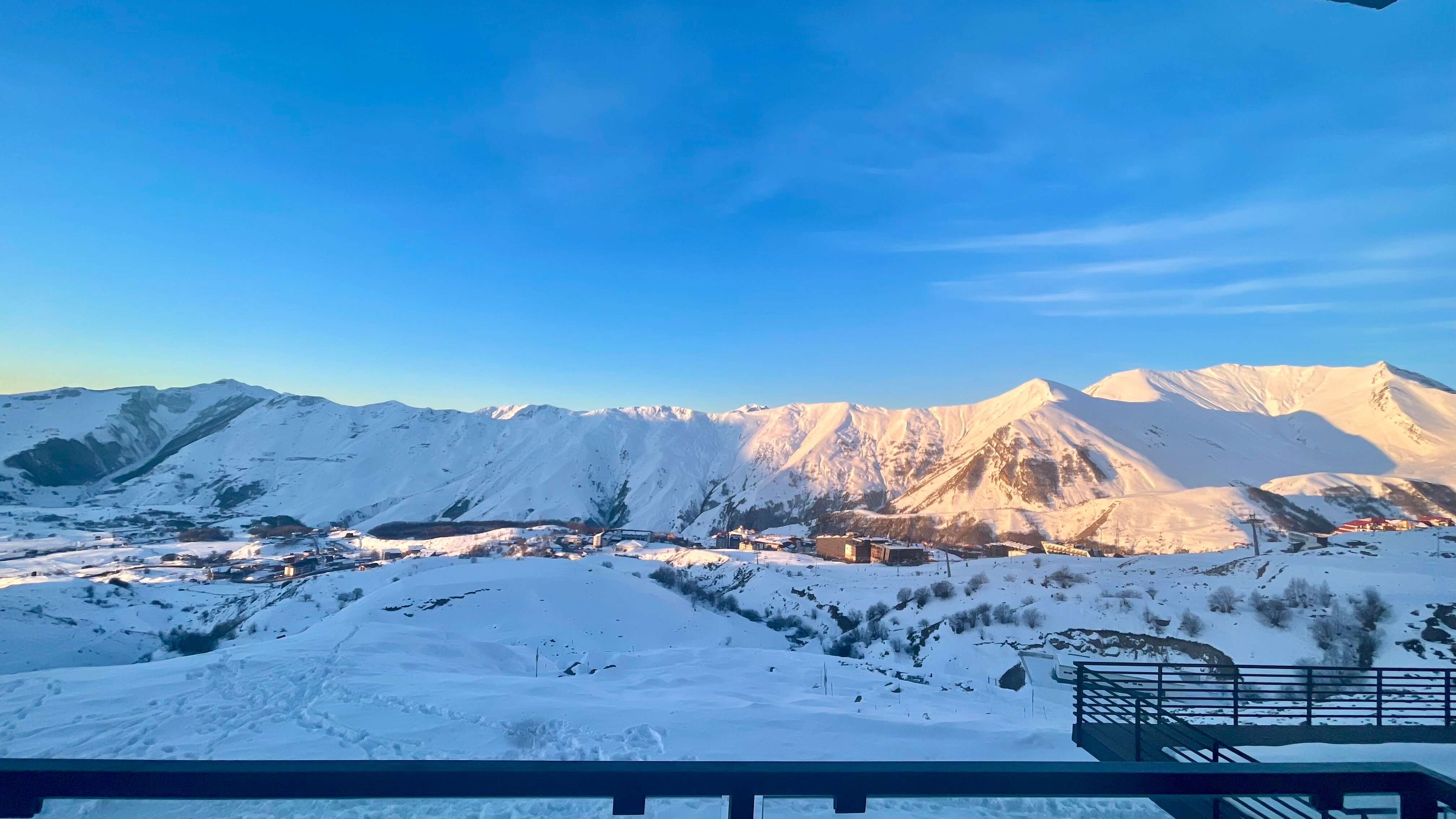 Фото Twins Hotel