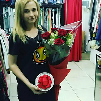 Paypoq, mini yubka va bluzkada jinsiy aloqa