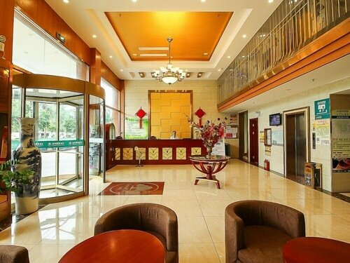 Гостиница GreenTree Inn Haikou East Railway Station East Fengxiang Road Hotel в Хайкоу