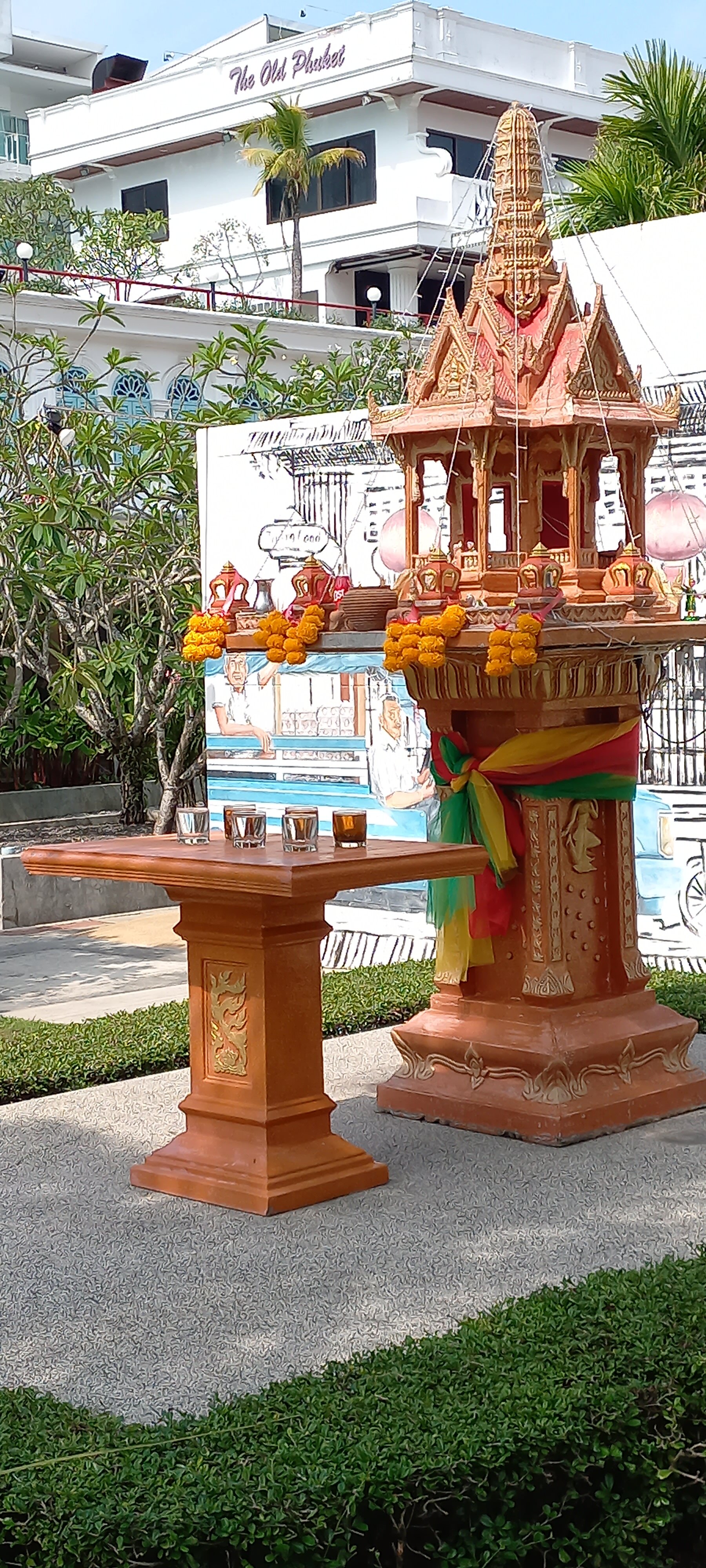 Фото The Old Phuket Karon Beach Resort