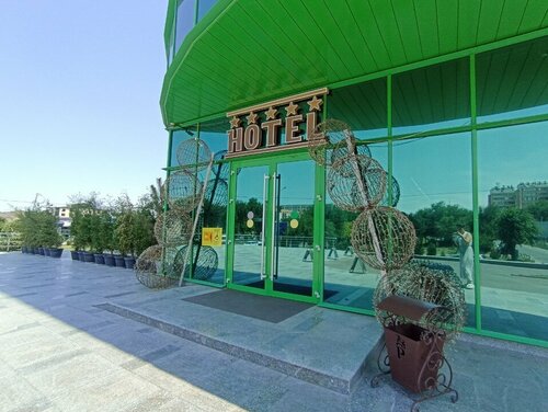 Трусикисіз жүрген жас аналар