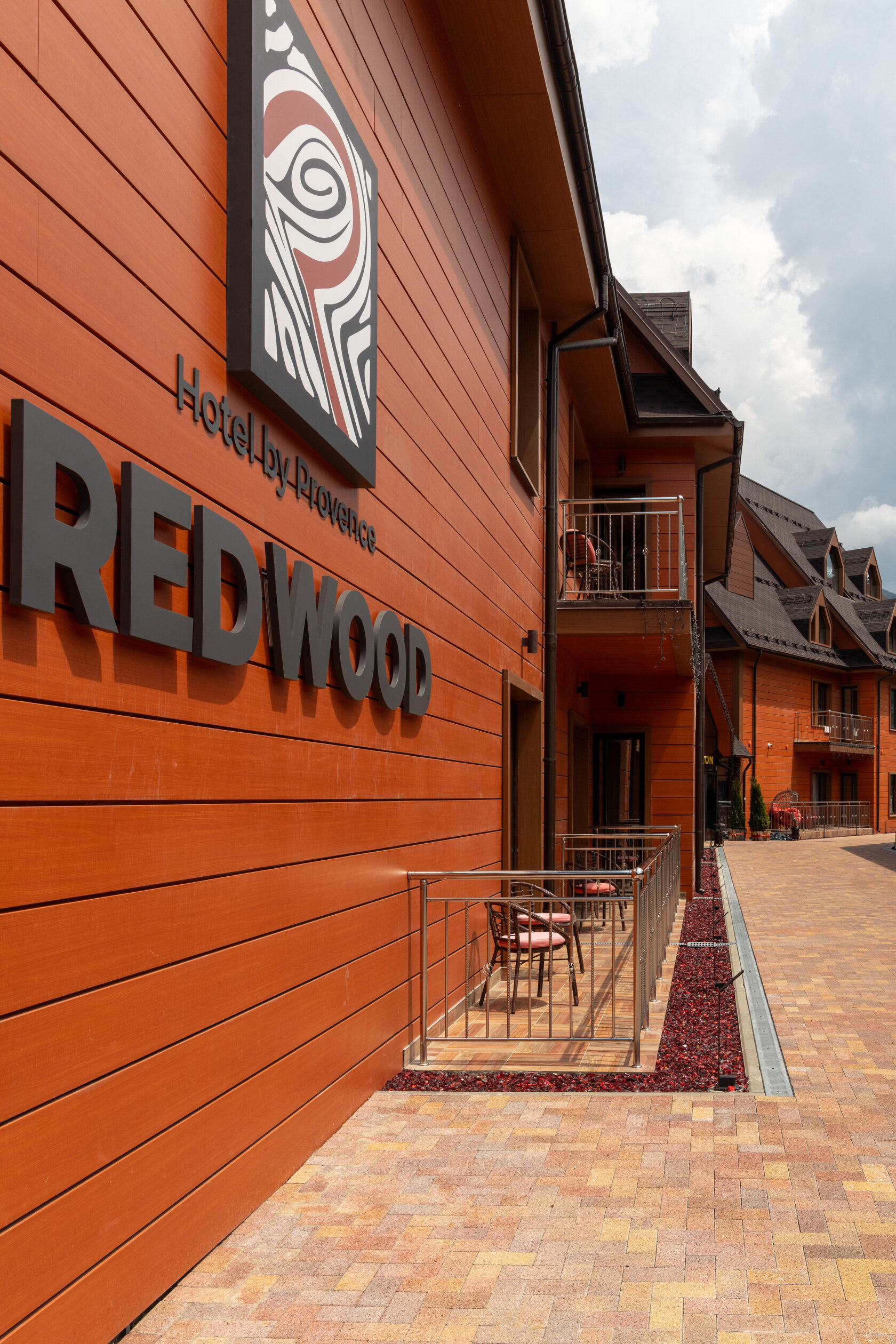 Фото Red Wood by Provence