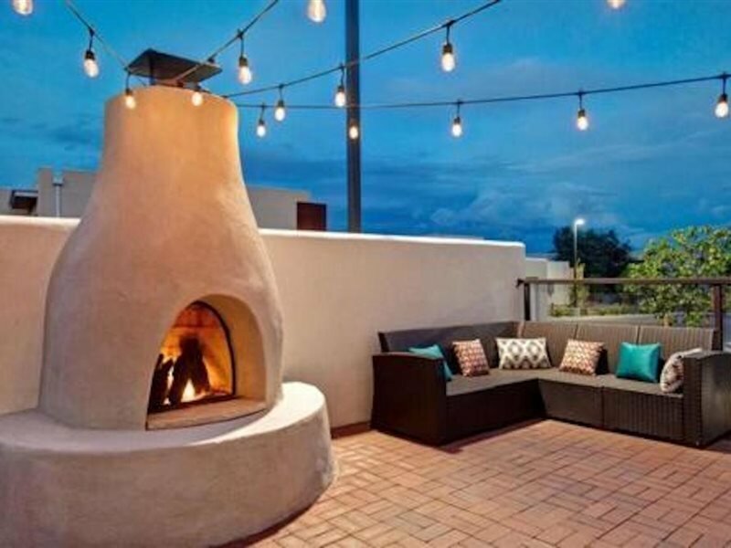 Фото Hampton Inn Santa Fe South