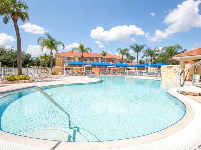 Фото Berkley Lake Townhomes