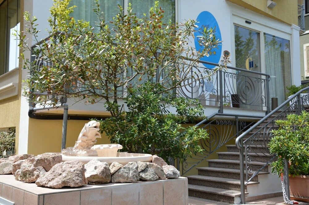 Фото Hotel Carol