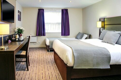 Гостиница Premier Inn Huddersfield West в Хаддерсфилде