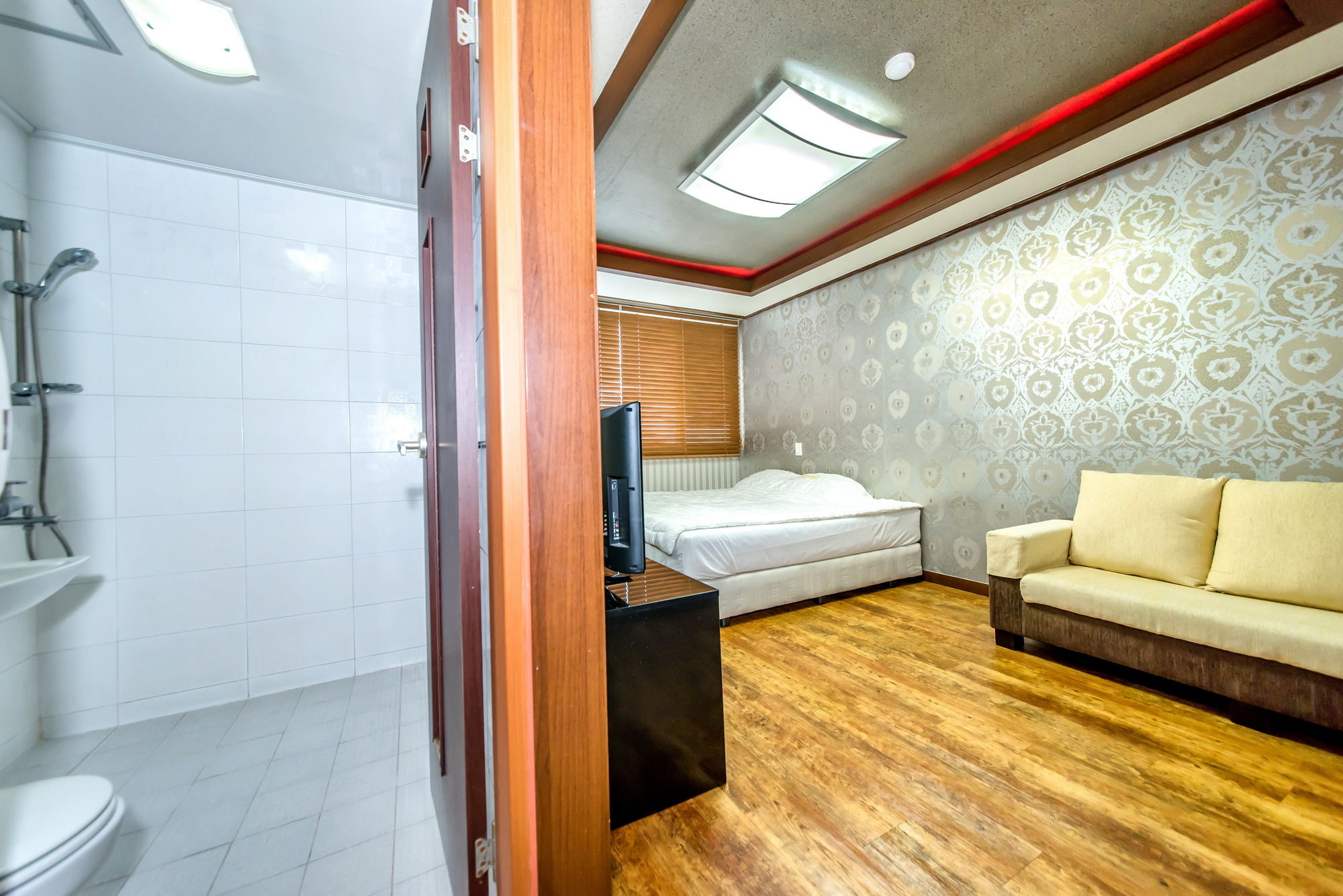 Фото Jeju International Hotel