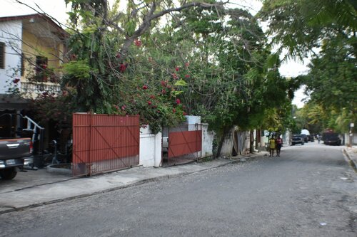 Гостиница Backpackers Haiti в Порт-о-Пренс