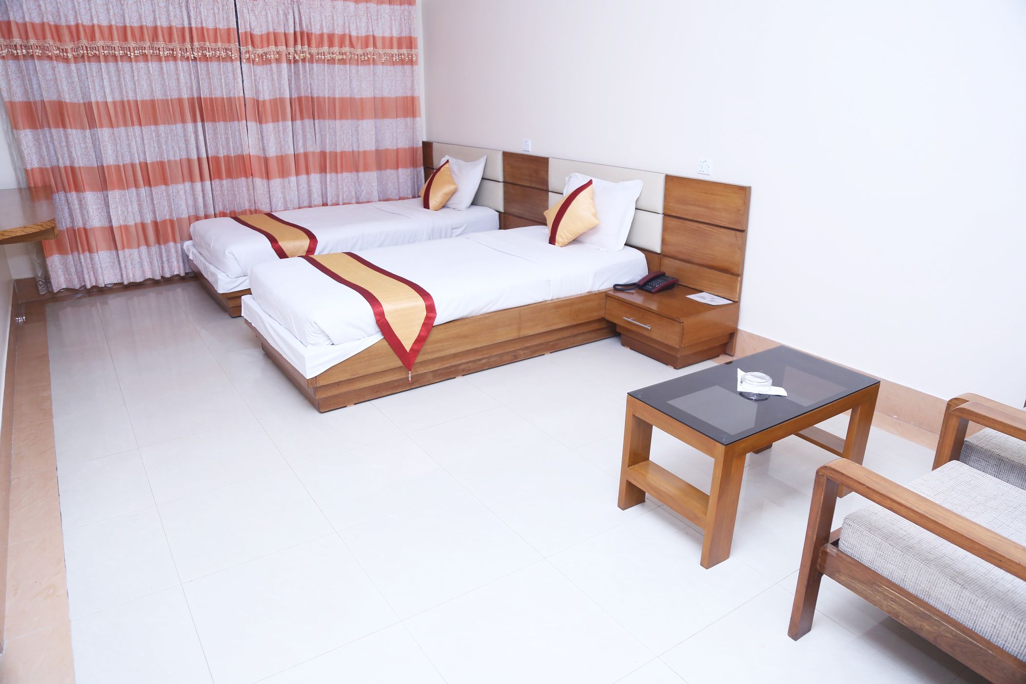 Фото Hotel Garden Inn