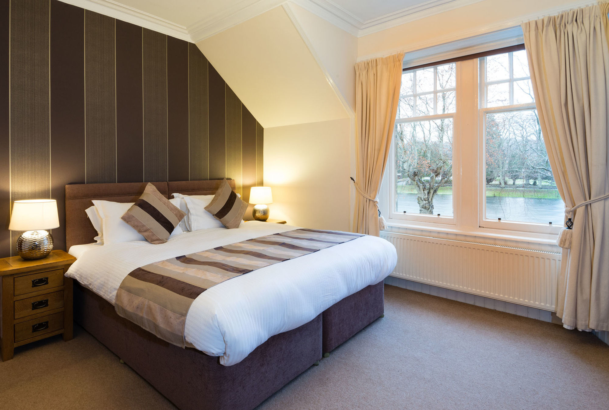 Фото River House