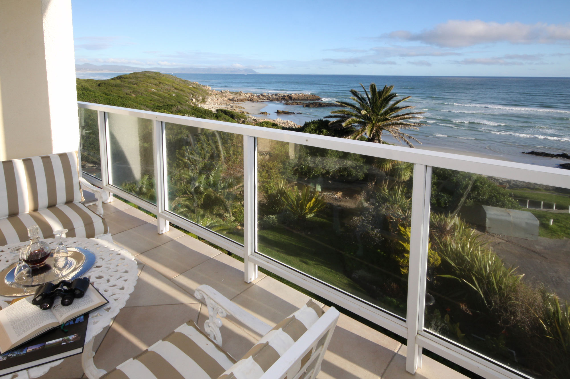 Фото Hermanus Beachfront Lodge