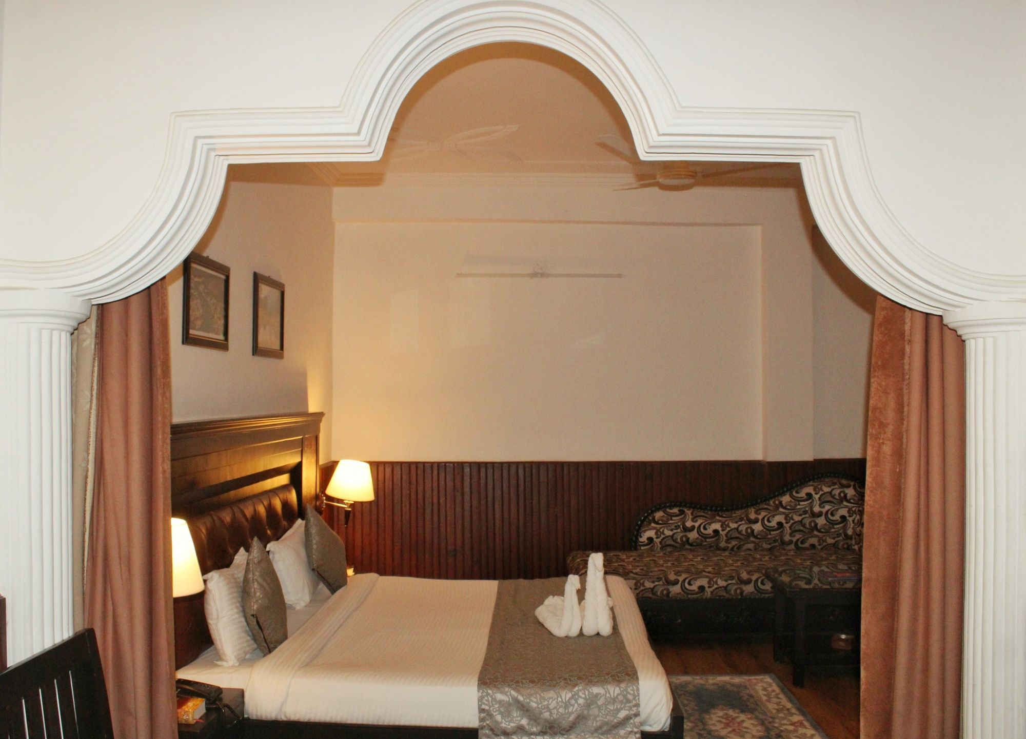 Фото Hotel Ishan A Riverside Retreat