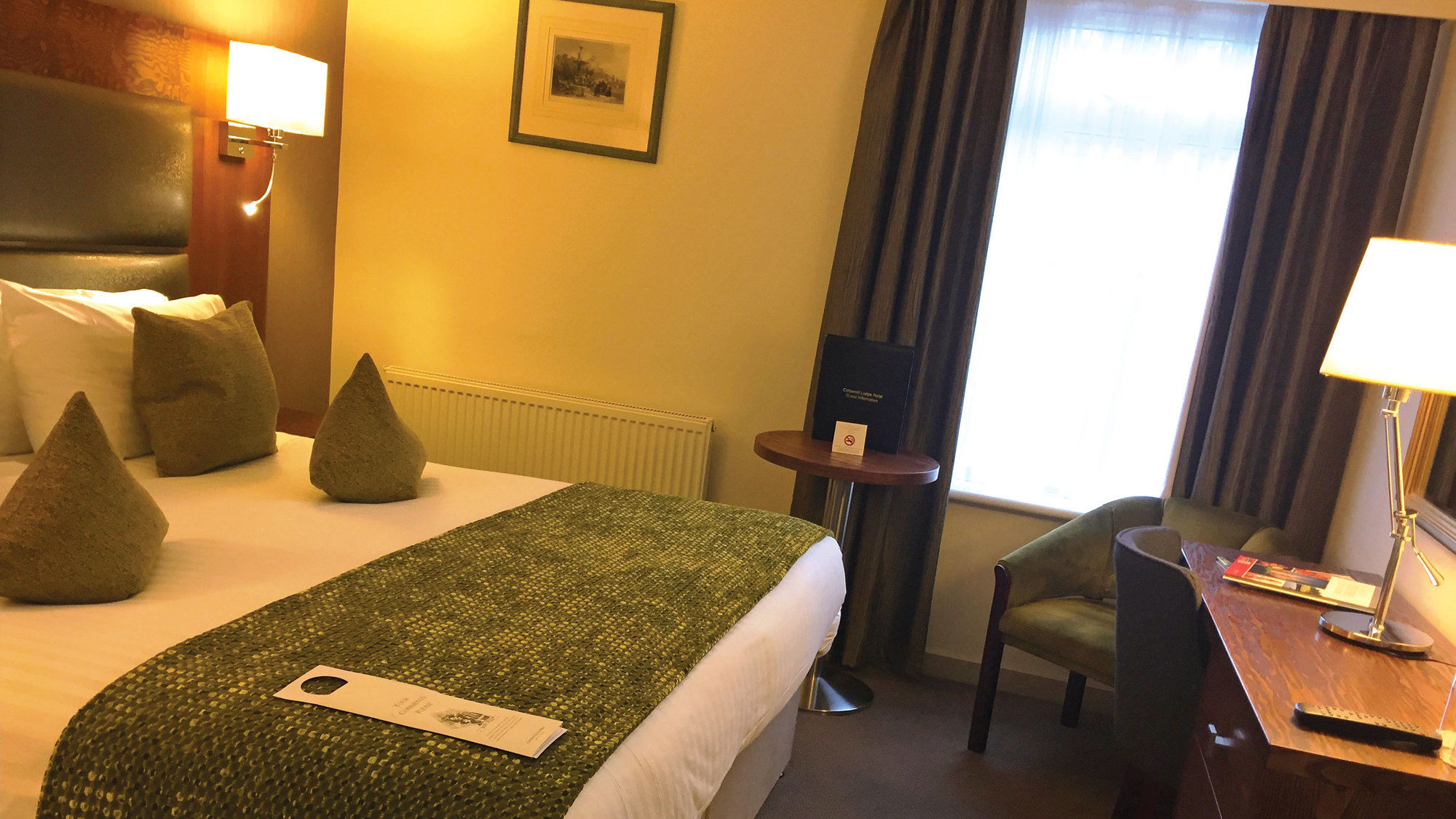 Фото Cotswold Lodge Hotel