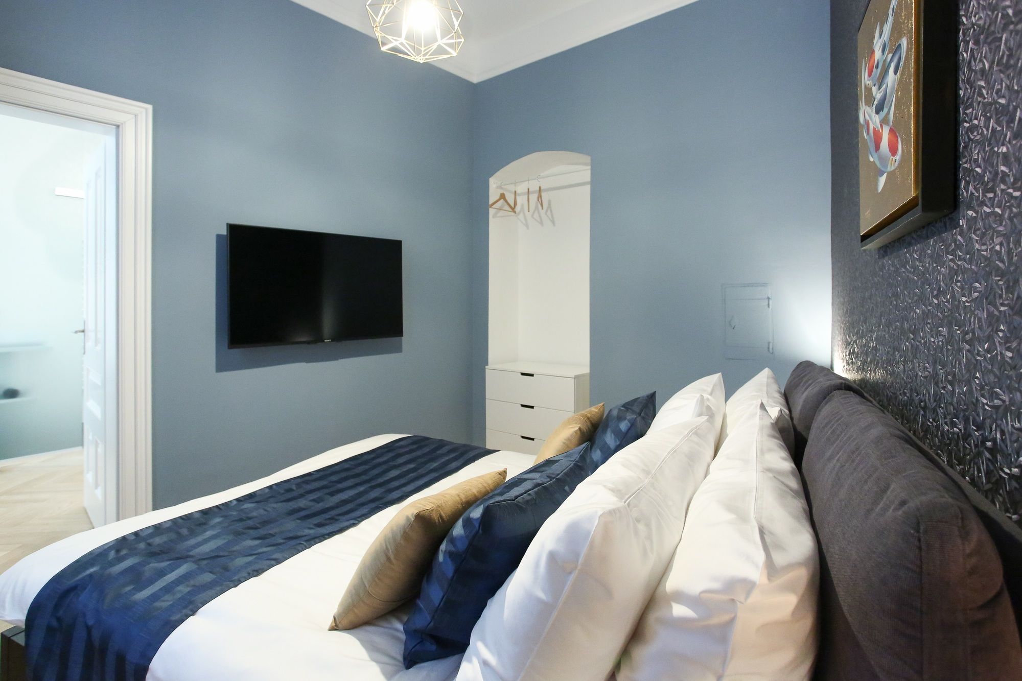 Фото Pink Grapefruit City Condo