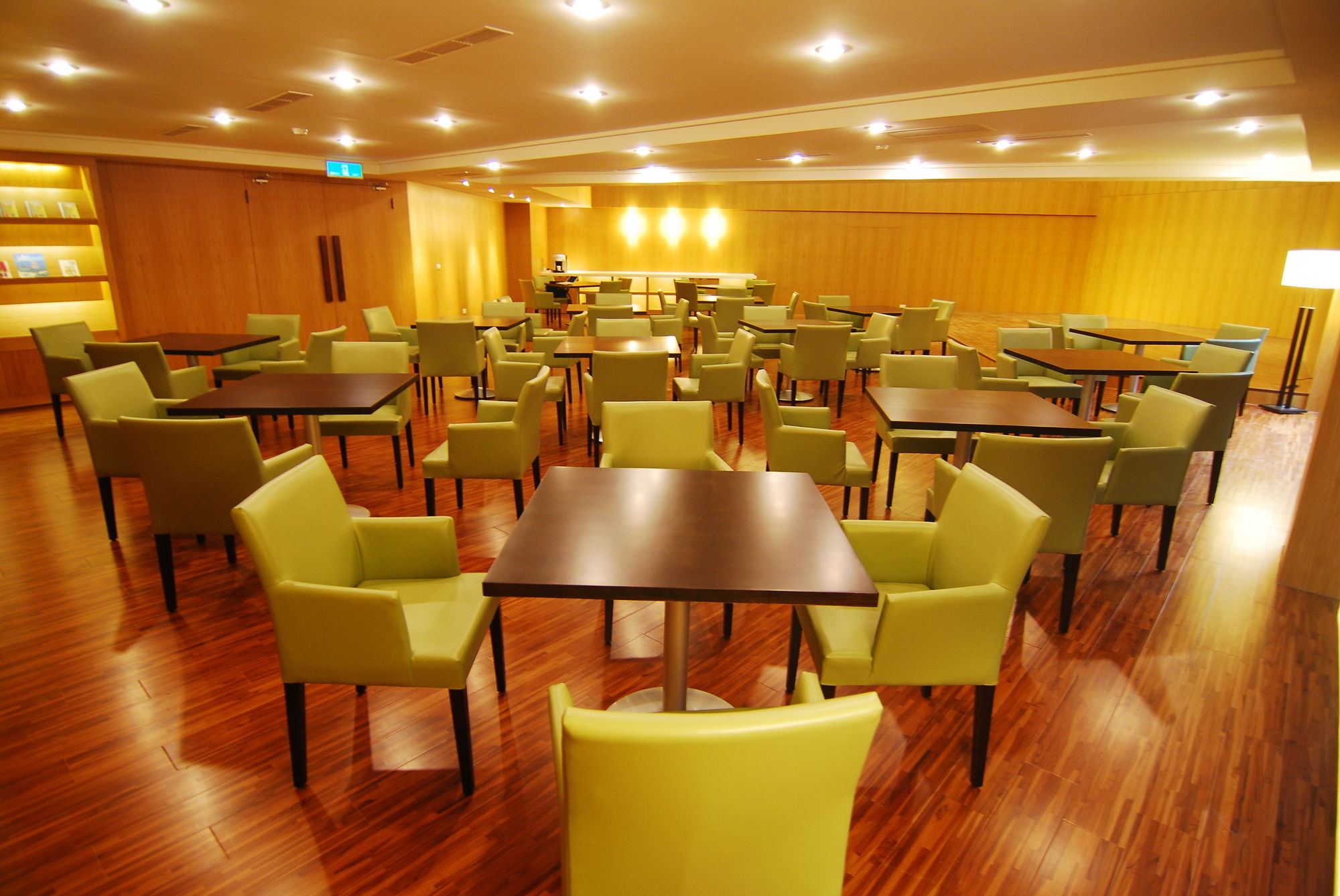 Фото Taitung Bali Suites Hotel