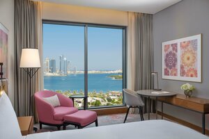 Гостиница DoubleTree by Hilton Sharjah Waterfront Hotel & Residences