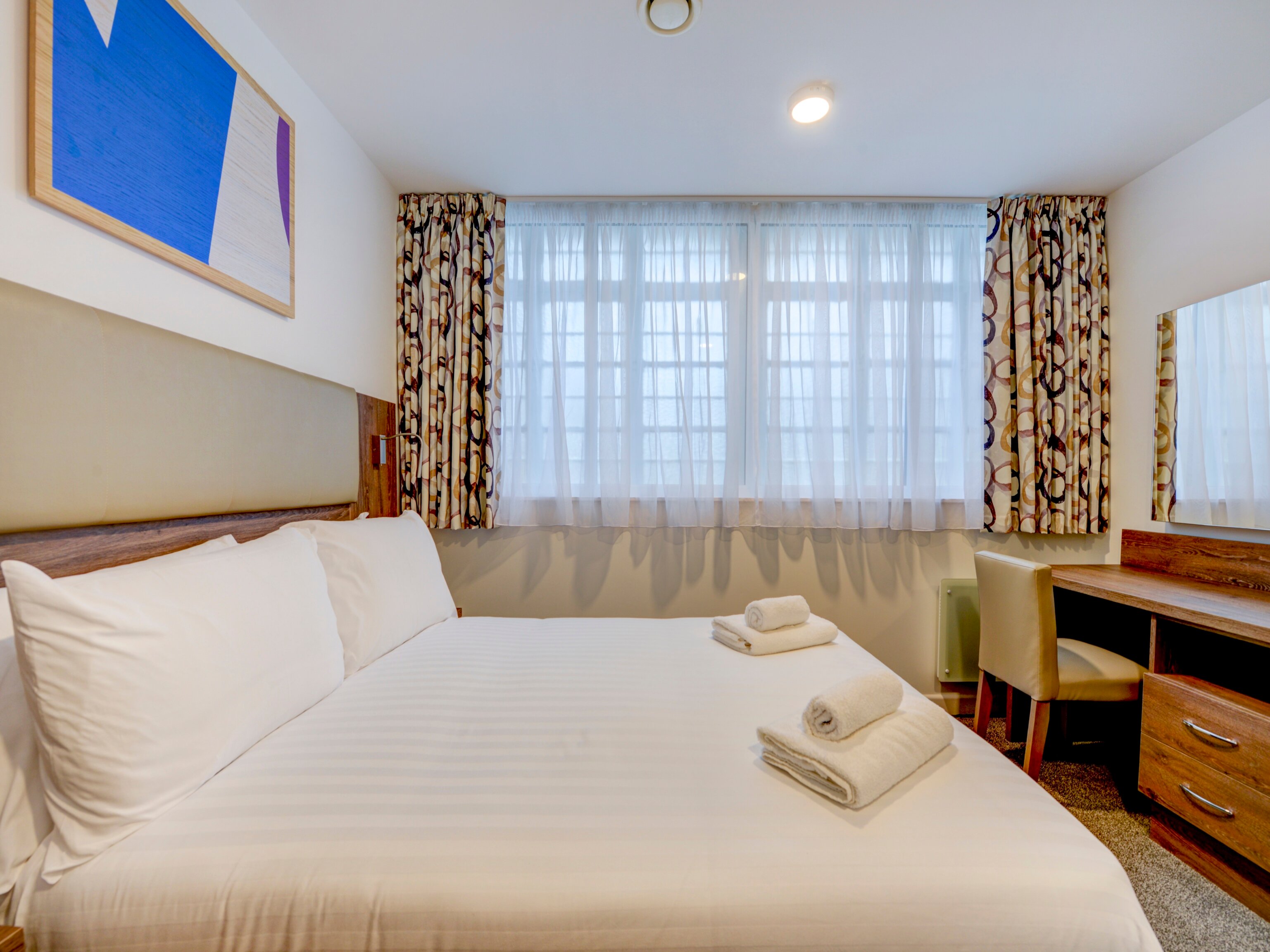 Фото Oyo Plymouth Central Hotel