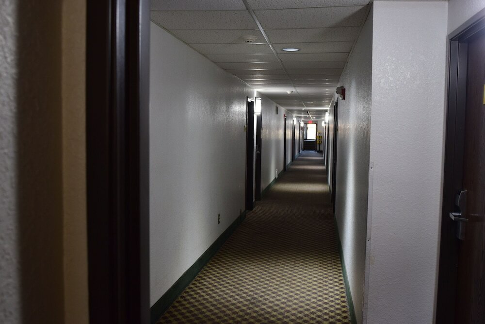 Фото Super 8 by Wyndham Saginaw