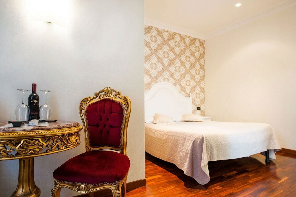 Фото Royal House