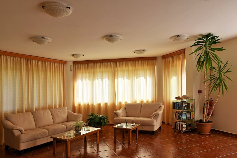 Фото Iolkos Hotel Apartments